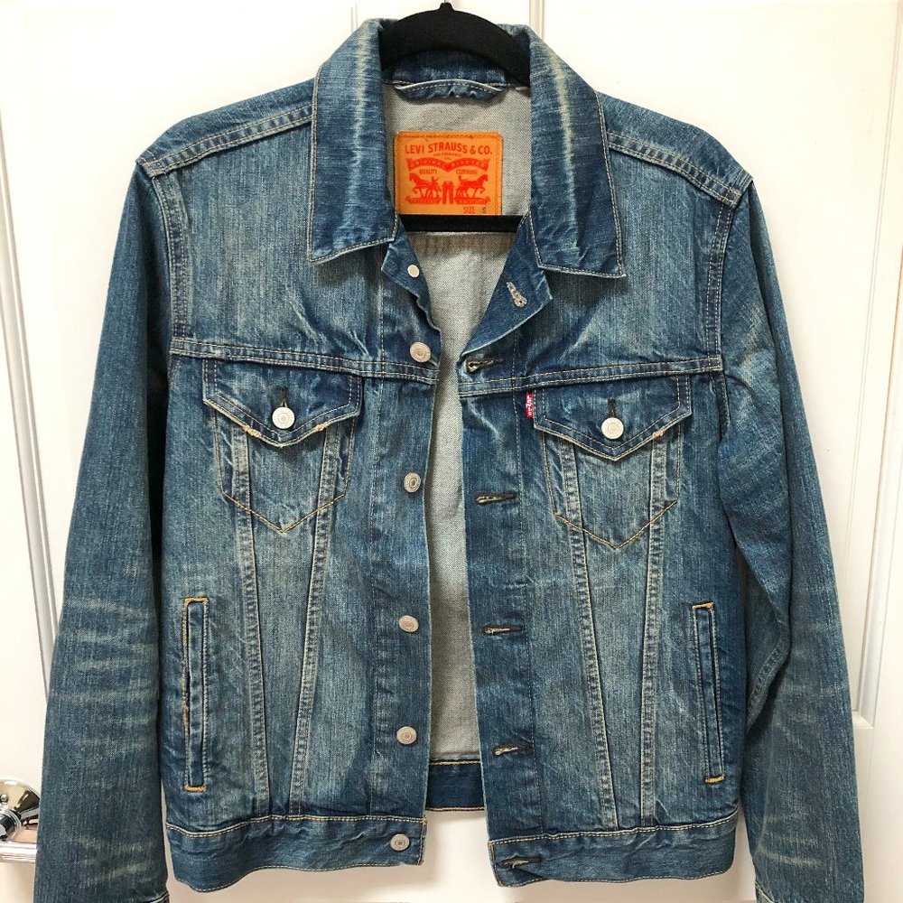 Levi's Original Trucker in Medium Stonewash